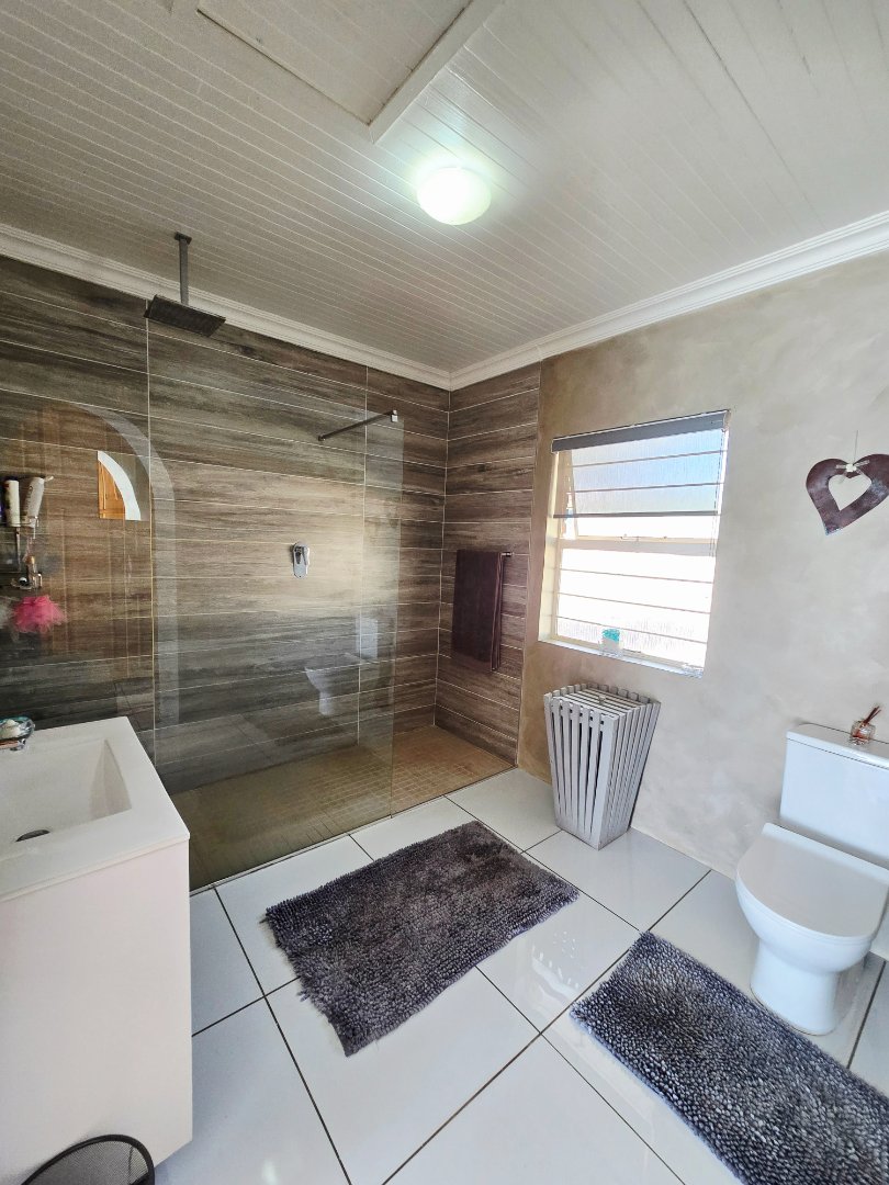 4 Bedroom Property for Sale in Wilkoppies North West
